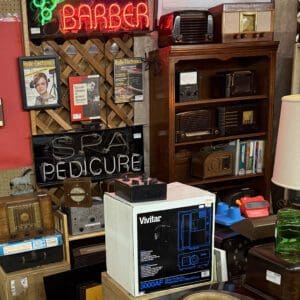 Antique Victor Record Player & Vintage Electronics - Shop 17