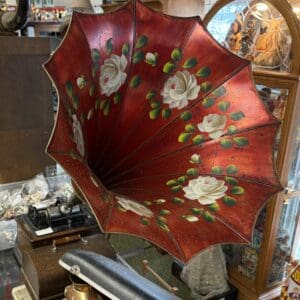 Antique Victor Record Player: Rediscovering the Charm of Vintage Sound