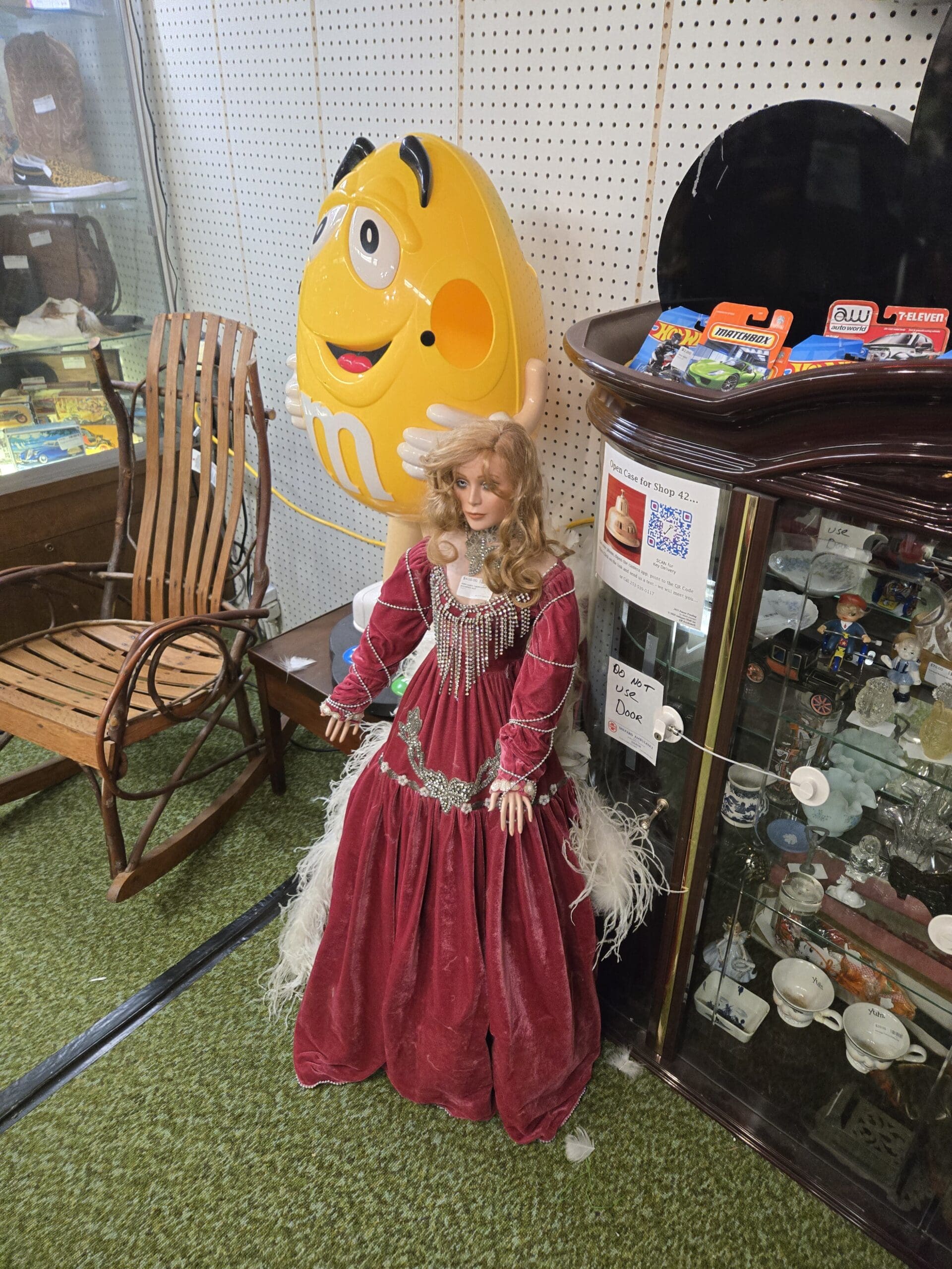 The Allure of Vintage Doll Collecting The Allure of Vintage Doll Collecting