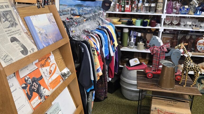 Vinyl Records, Vintage Tees & Pacific Northwest Nostalgia - Shop 135