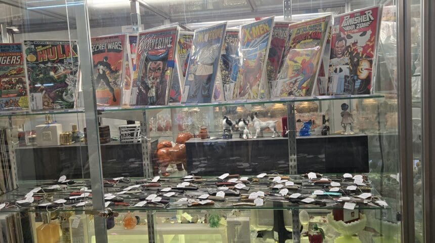 Vintage Comics, Collectible Knives & Pop Culture - Shop 96