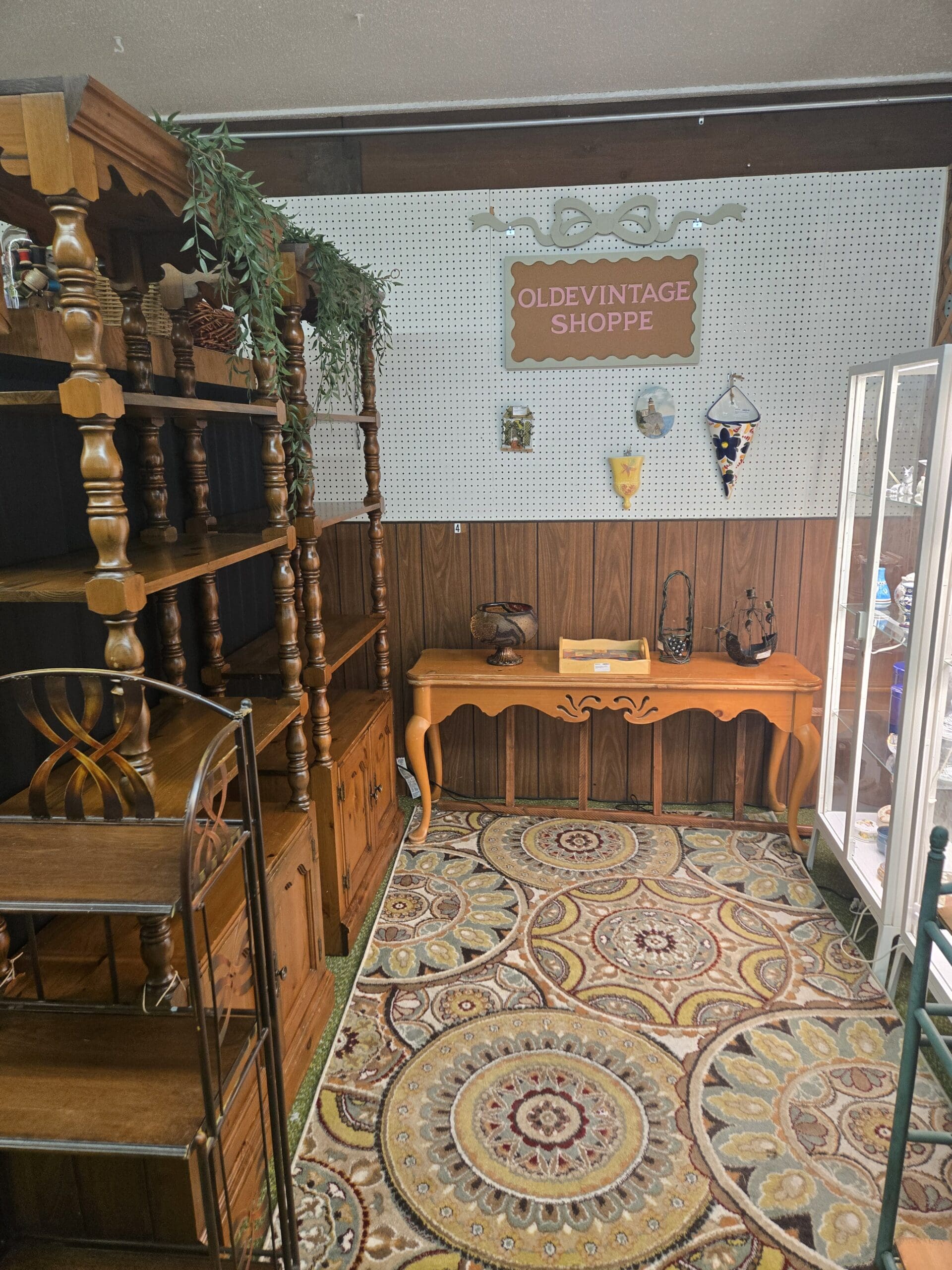 Olde Vintage Shoppe - Shop 69 Olde Vintage Shoppe - Shop 69