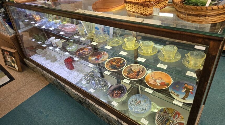 Depression Glass, Norman Rockwell Plates & Vintage Glassware - Shop 15