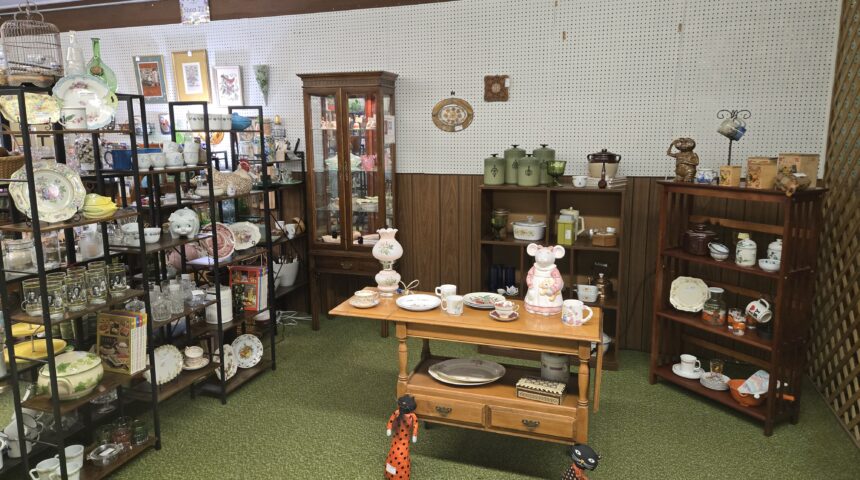 Shop 29 - Vintage Cookie Jars & Canisters in Tacoma WA