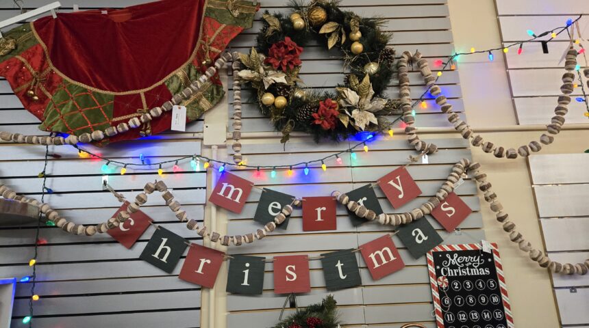 Shop 469 - Christmas Sleigh Decor in Tacoma WA